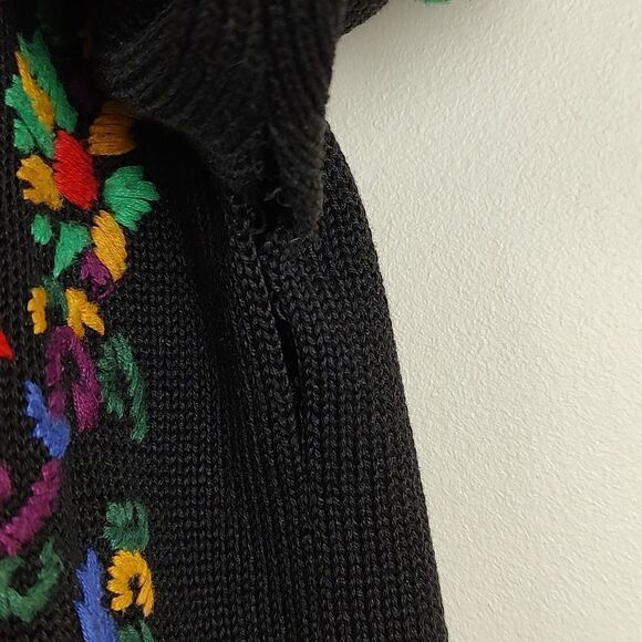 Michael Simon Embroidered Collared Cardigan with Tassels 1992 Vintage - Picture 12 of 13